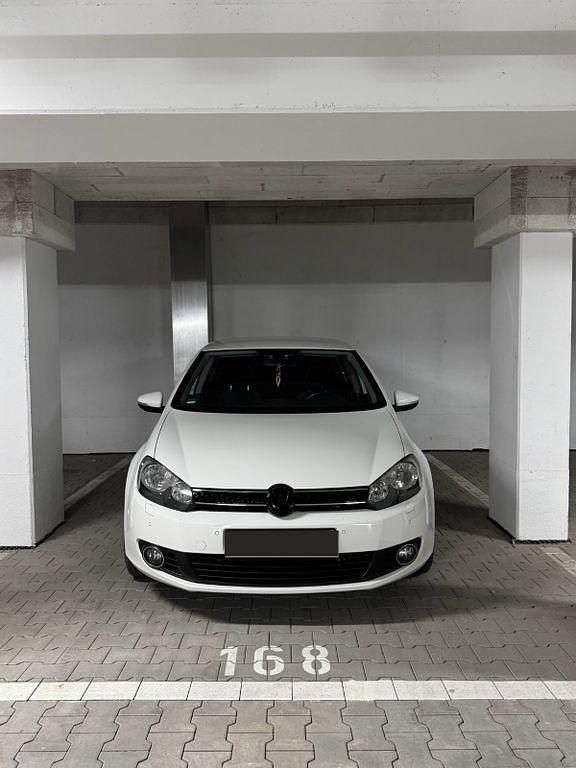 Weiß Gebraucht 2011 VW Golf VI Comfortline Kombi | 6.300 € (Etwas zu teuer) - Bild 1/4