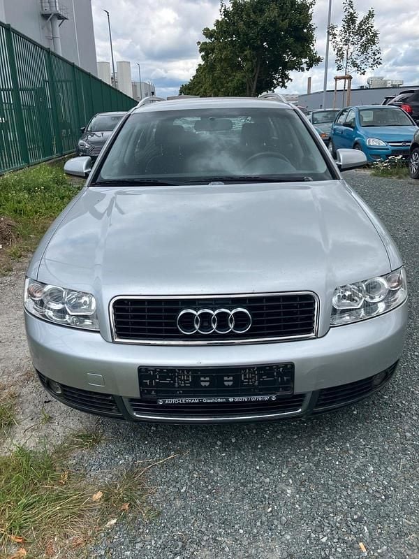 Silber Gebraucht 2001 Audi A4 Kombi | 799 € (Guter Preis) - Bild 1/4