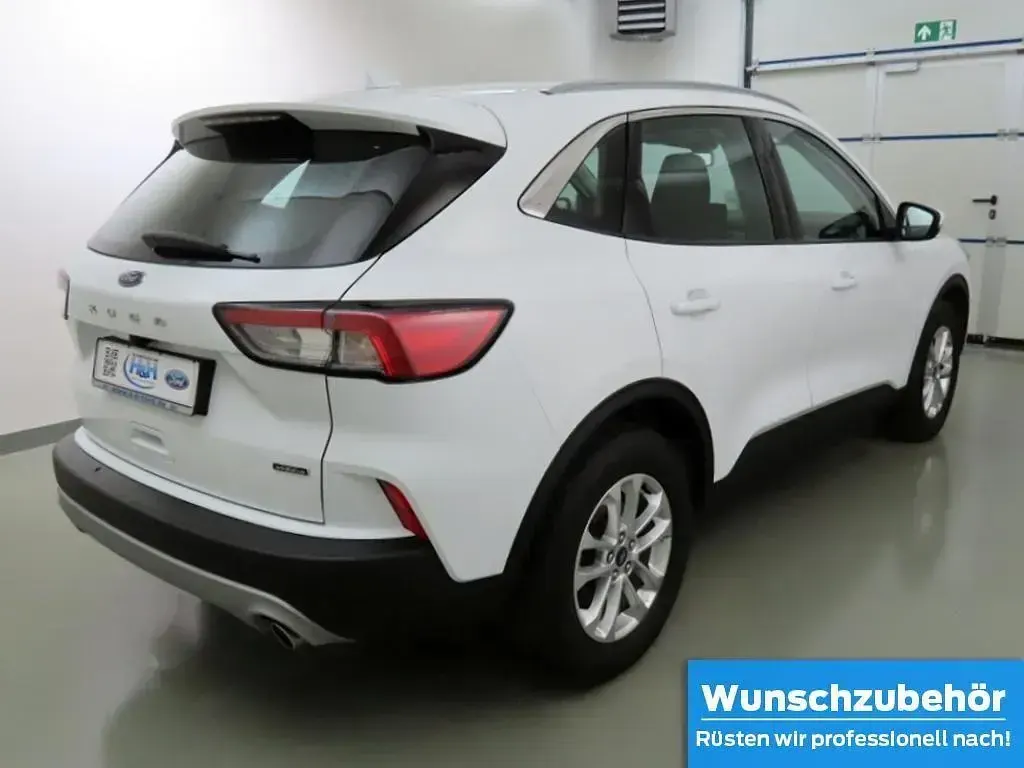 Gebraucht Ford Kuga Titanium 224 PS (164 kW) 2022 Weiß SUV