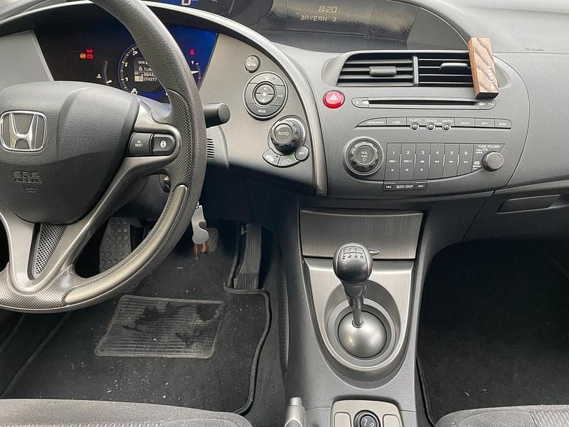 Gebraucht Honda Civic 100 PS (73 kW) 2010 Silber Limousine