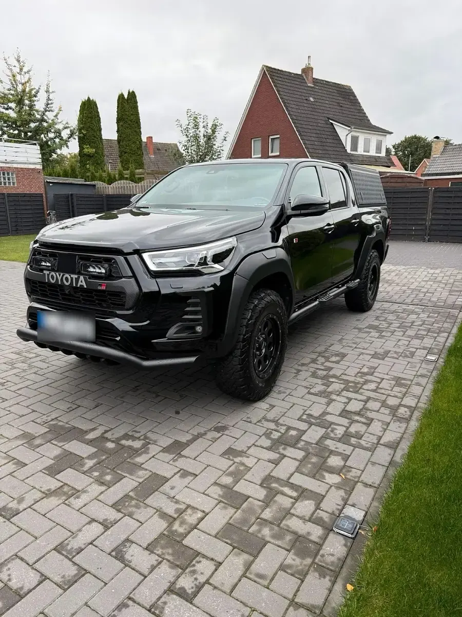 Gebraucht Toyota HiLux Edition 204 PS (150 kW) 2023 Schwarz Pickup