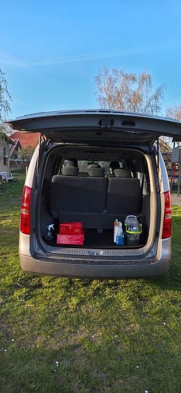 Gebraucht Hyundai H-1 170 PS (125 kW) 2016 Grau Van / Kleinbus