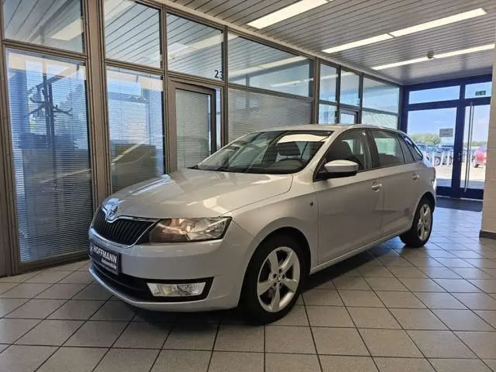 Gebraucht Skoda Rapid Active 105 PS (77 kW) 2014 Brilliantsilbermet. (metallic) Kleinwagen