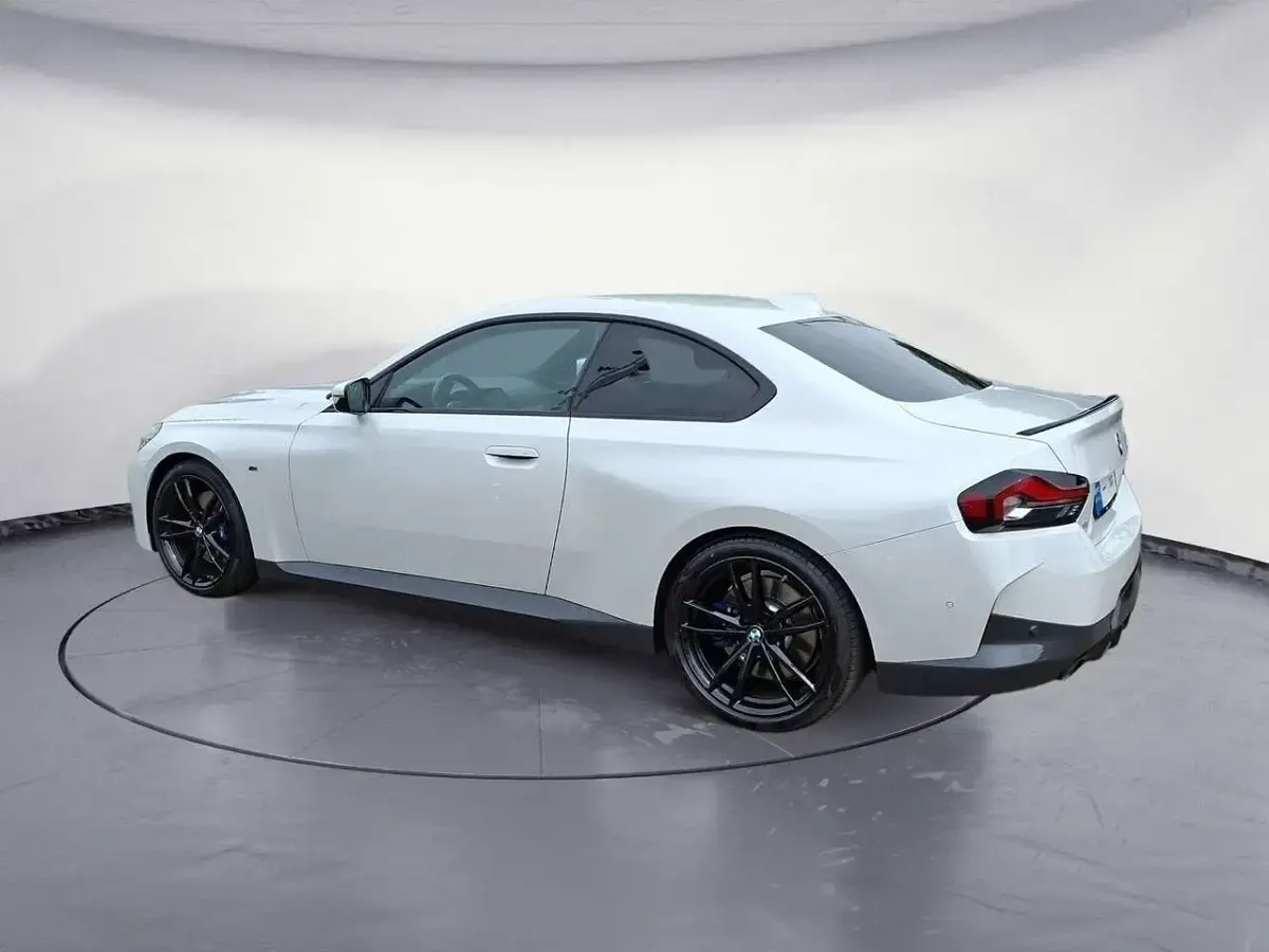 Gebraucht BMW 220 M Sport 184 PS (135 kW) 2023 Weiß Coupé