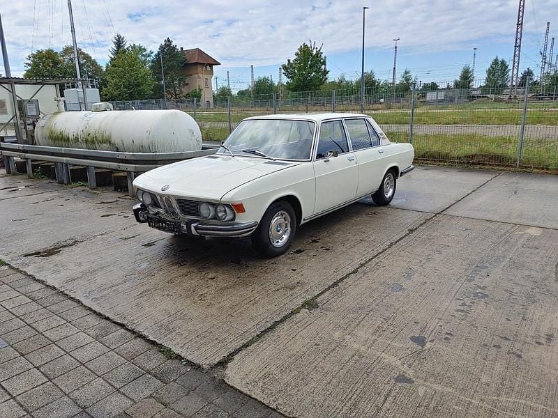 Weiß Gebraucht 1967 BMW 2500 Limousine | 17.000 € - Bild 1/4