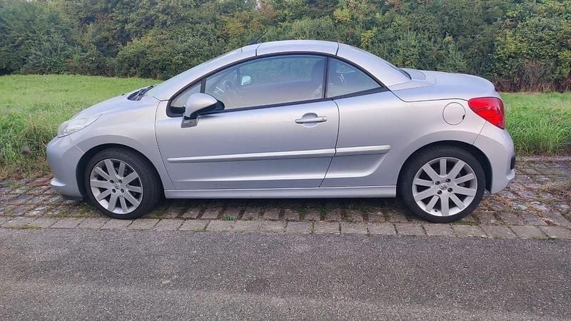 Grau Gebraucht 2009 Peugeot 207 CC Sport Cabrio | 1.888 € (Superpreis) - Bild 1/4