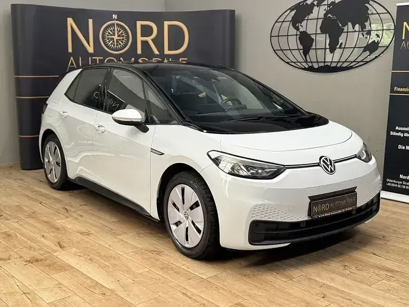 Używany VW ID.3 Pure 110 kW (150 KM) 2022 Biały Hatchback