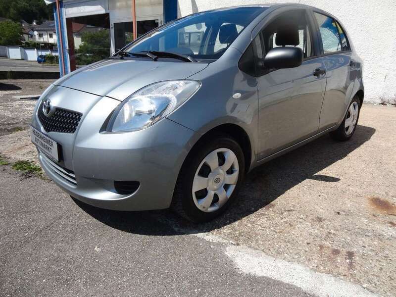Silber Gebraucht 2006 Toyota Yaris Cool Kleinwagen | 4.999 € (Etwas zu teuer) - Bild 1/4