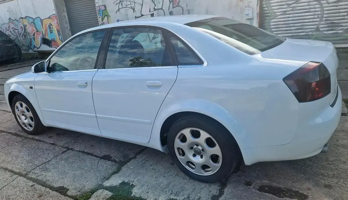 Gebraucht Audi A4 130 PS (95 kW) 2003 Weiß Limousine