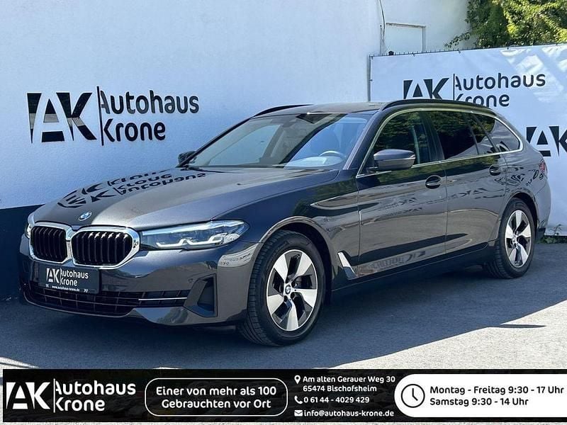 Grau Gebraucht 2023 BMW 520 Sport Line Limousine | 37.980 € (Guter Preis) - Bild 1/4