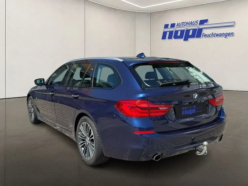 Gebraucht BMW 520 Sport Line 184 PS (135 kW) 2018 Blau Limousine