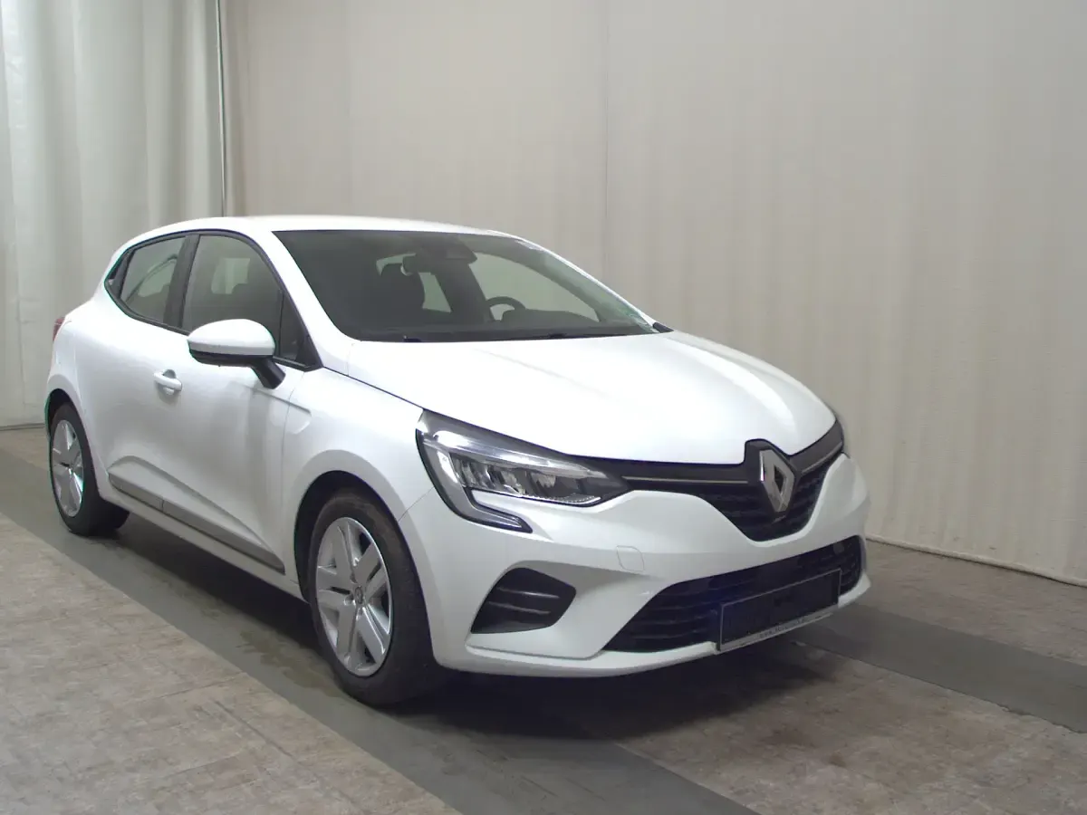 Käytetty Renault Clio V 101 HP (74 kW) 2020 Valkoinen Sedan