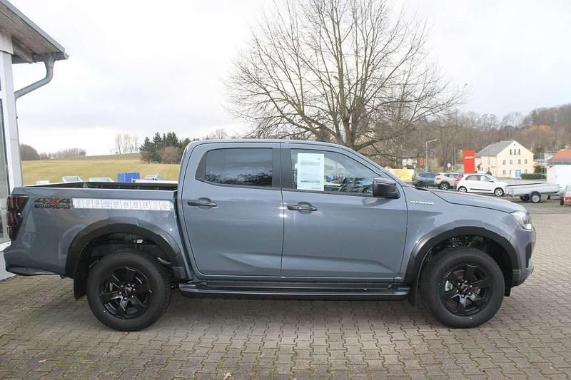 Neu Isuzu D-Max 163 PS (119 kW) 2025 Grün Pickup