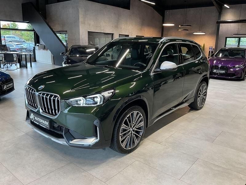 Grün Gebraucht 2024 BMW X1 xLine SUV | 35.980 € (Guter Preis) - Bild 1/4