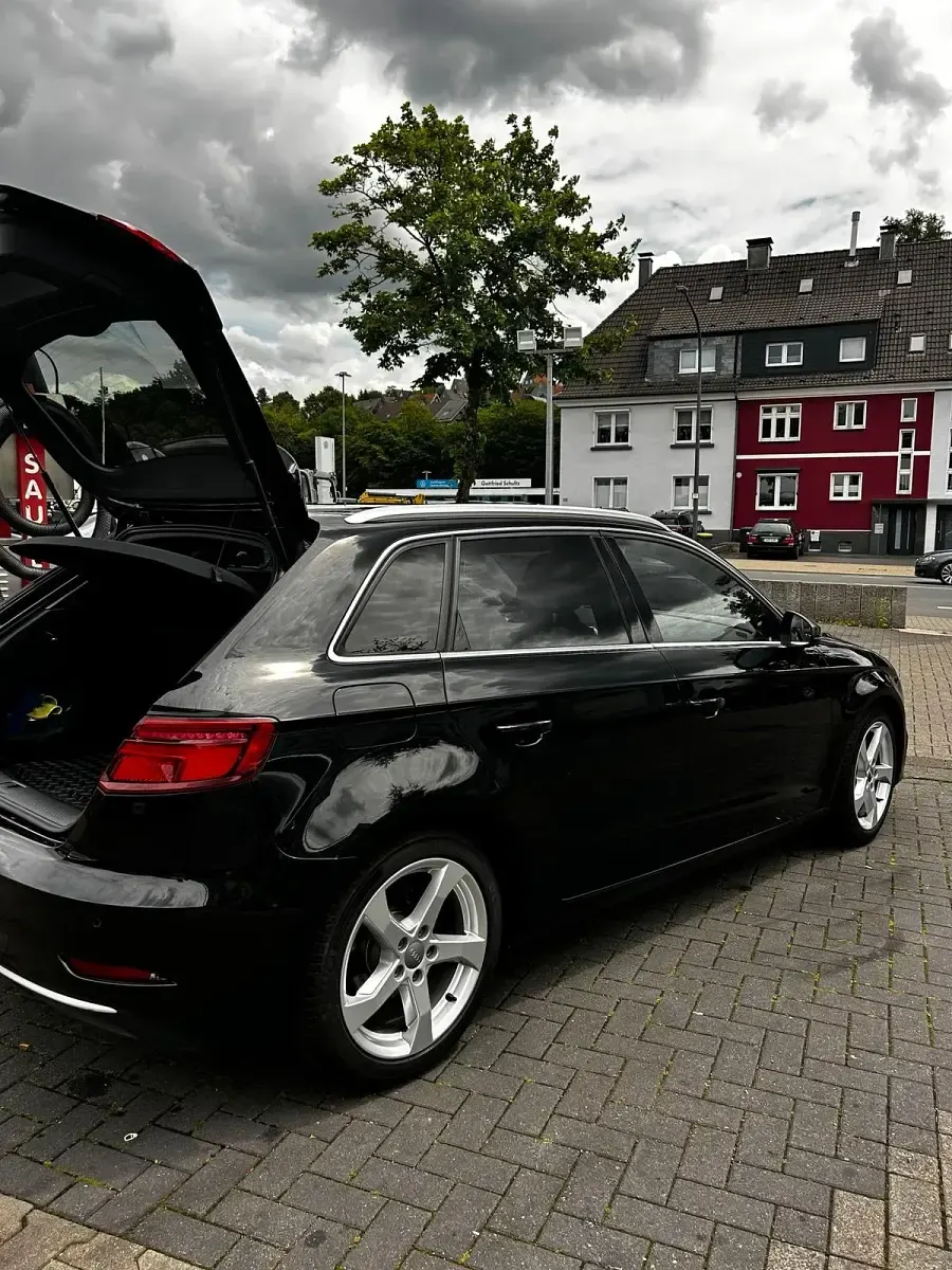 Gebraucht Audi A3 116 PS (85 kW) 2019 Schwarz Limousine