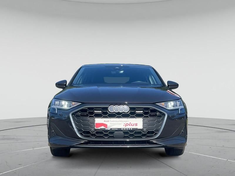 Manhattangrau metallic Gebraucht 2024 Audi A3 Ambiente Limousine | 30.250 € (Guter Preis) - Bild 1/4
