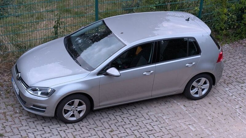 Grau Gebraucht 2014 VW Golf VII Trendline Limousine | 12.100 € (Fairer Preis) - Bild 1/1