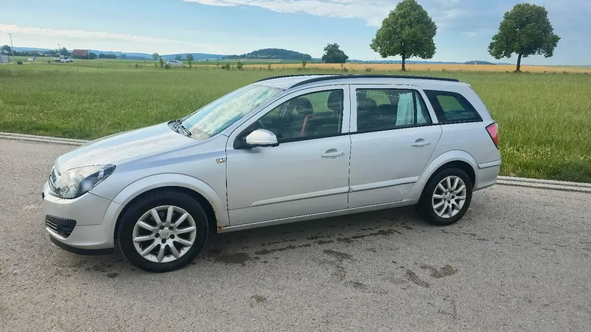 Gebraucht Opel Astra 100 PS (73 kW) 2006 Silber Limousine