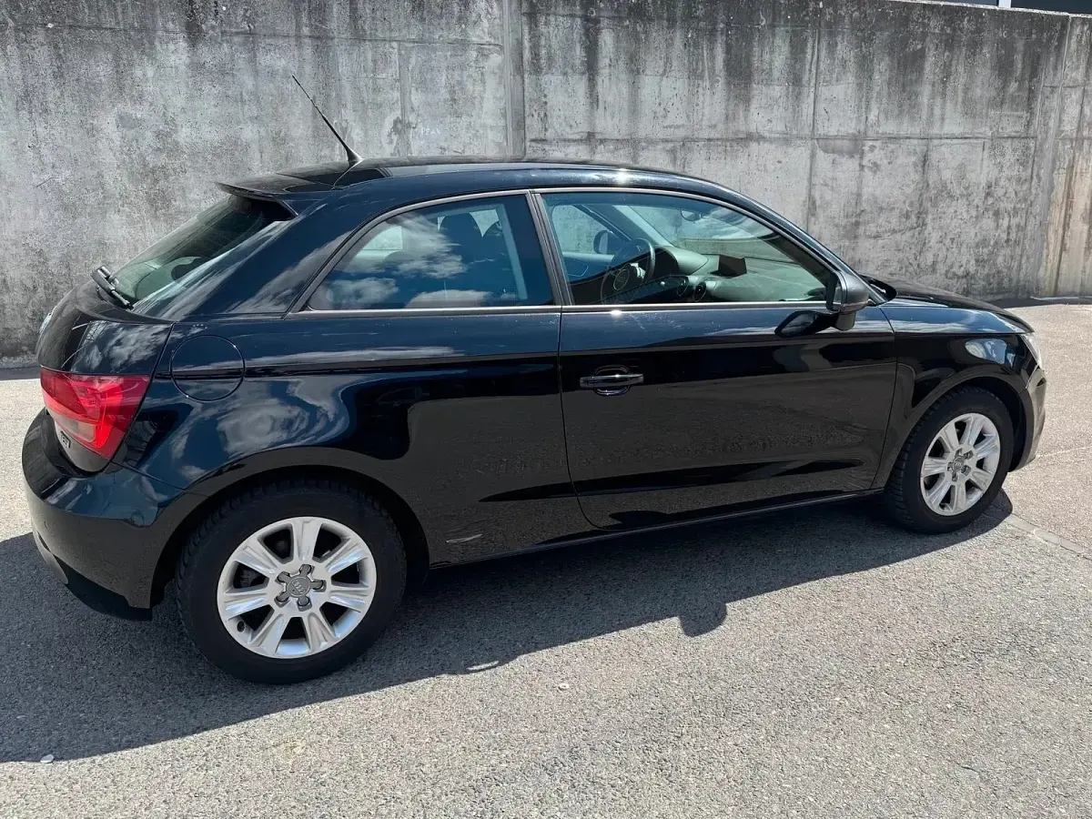 Gebraucht Audi A1 86 PS (63 kW) 2011 Schwarz Kleinwagen