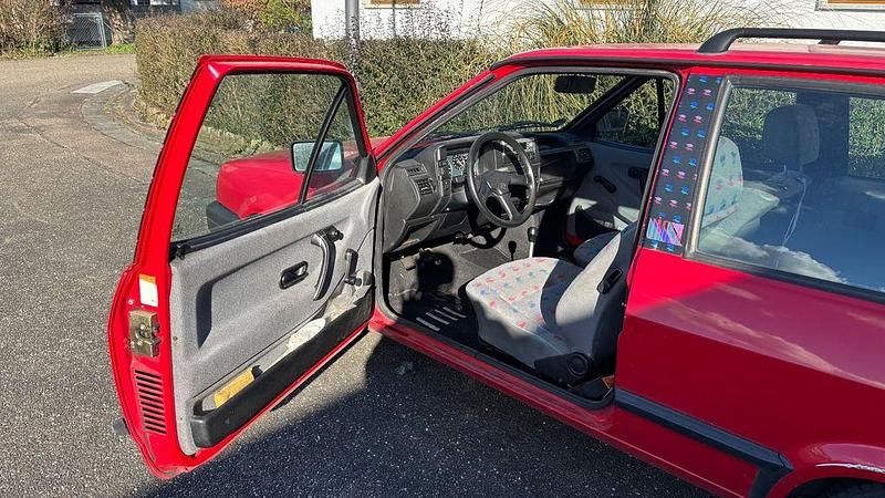 Second-hand VW Polo 45 CP (33 kW) 1992 Roșu Hatchback