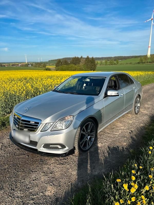 Gebraucht Mercedes E300 204 PS (150 kW) 2010 Grau Kleinwagen