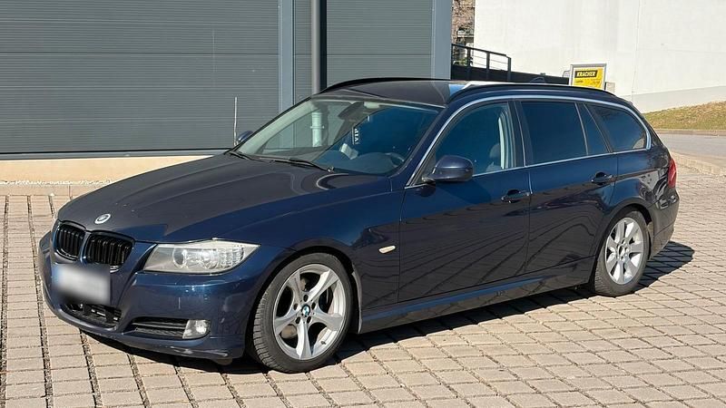 Gebraucht BMW 320 220 PS (161 kW) 2010 Blau Kombi