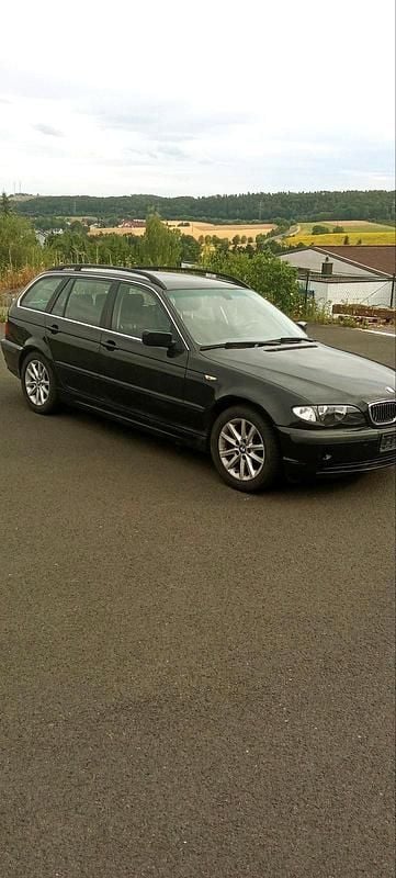 Schwarz Gebraucht 2005 BMW 318 Kombi | 1.550 € (Guter Preis) - Bild 1/4