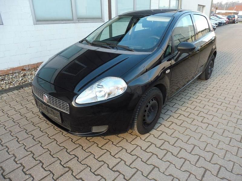 Schwarz Gebraucht 2008 Fiat Punto Dynamic Limousine | 2.490 € (Fairer Preis) - Bild 1/4