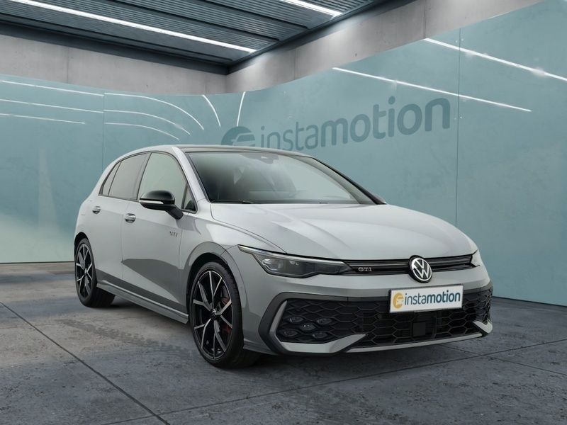 Grau Gebraucht 2024 VW Golf VIII Style Limousine | 42.399 € (Fairer Preis) - Bild 1/4