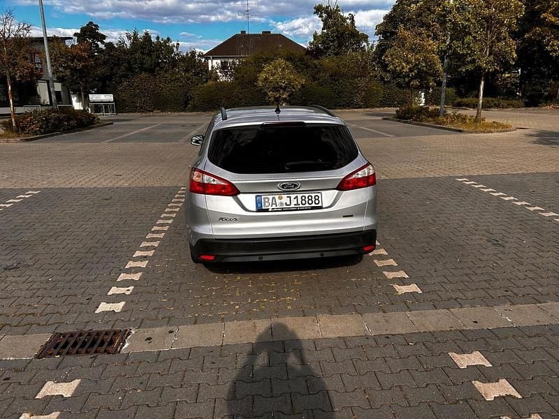 Silber Gebraucht 2013 Ford Focus Kombi | 5.000 € (Fairer Preis) - Bild 1/4