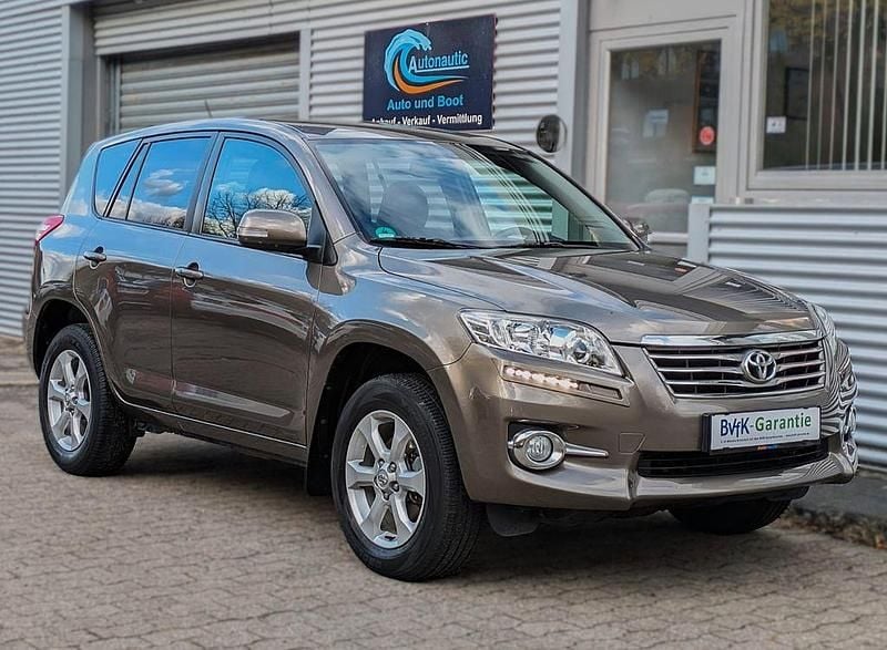 Braun Gebraucht 2011 Toyota RAV4 Life SUV | 9.470 € (Fairer Preis) - Bild 1/4