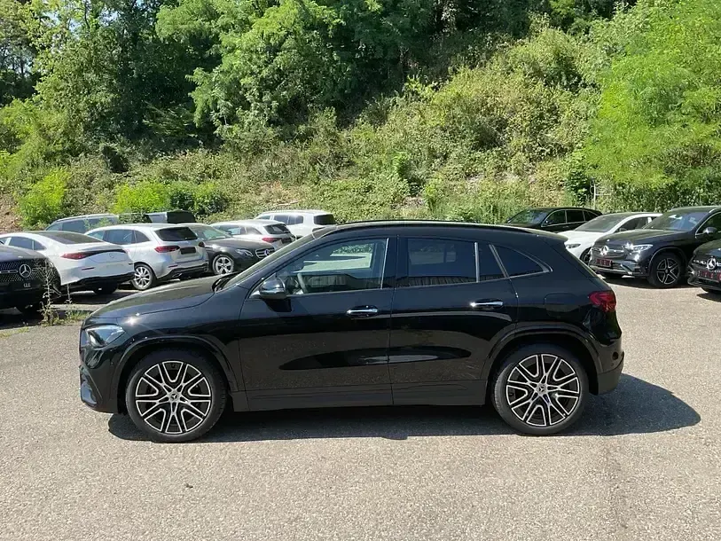 Gebraucht Mercedes GLA200 AMG 150 PS (110 kW) 2026 Schwarz SUV