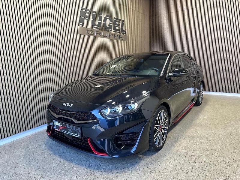 Gebraucht Kia ProCeed Comfort 204 PS (150 kW) 2023 (1k) zilinaschwarz met. Kombi