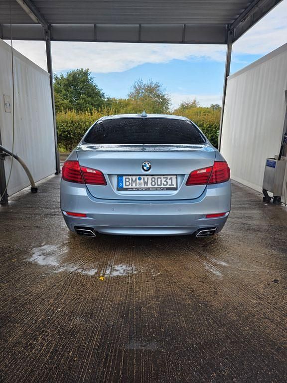 Gebraucht BMW 550 449 PS (330 kW) 2014 Blau Limousine