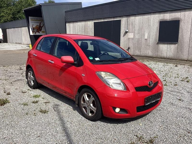 Gebraucht Toyota Yaris 2010 Rot Limousine