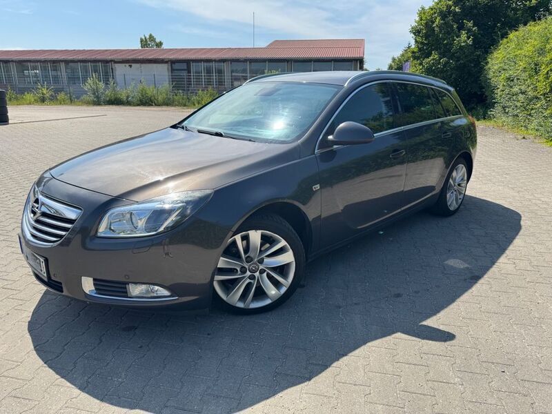 Grau Gebraucht 2012 Opel Insignia Limousine | 3.500 € (Fairer Preis) - Bild 1/4