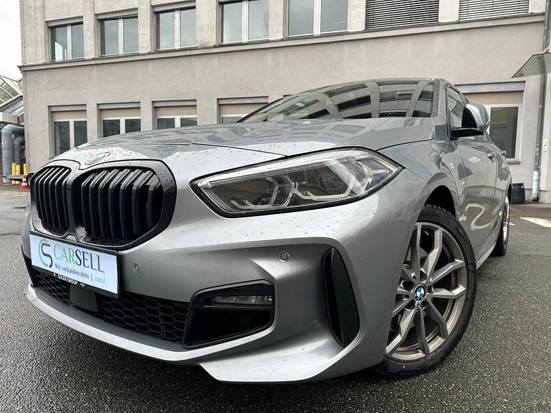 Gebraucht BMW 120 M Sport 187 PS (137 kW) 2022 Grau Kleinwagen