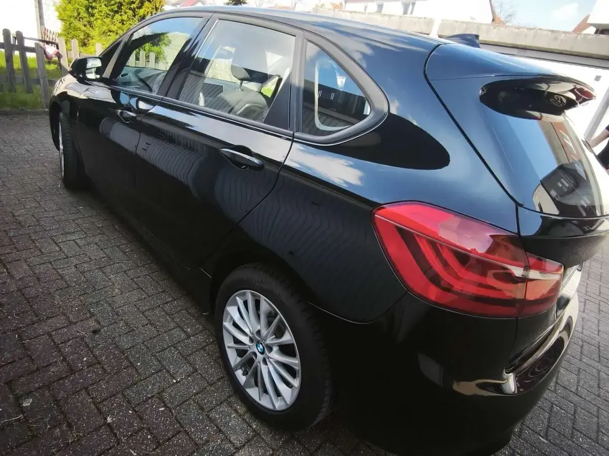 Gebraucht BMW 218 Active Tourer Advantage 150 PS (110 kW) 2021 Schwarz Van / Kleinbus