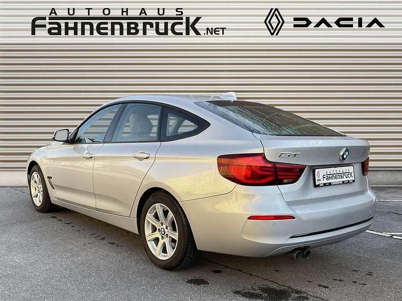 Gebraucht BMW 320 Advantage 184 PS (135 kW) 2019 Silber Limousine
