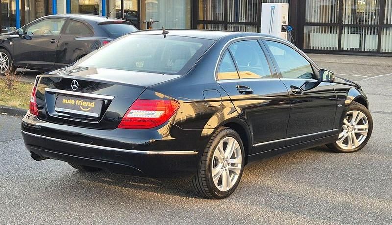 Gebraucht Mercedes C180 156 PS (114 kW) 2011 Schwarz Limousine