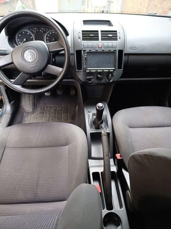 Grau Gebraucht 2004 VW Polo Basis Kleinwagen | 950 € (Superpreis) - Bild 1/4