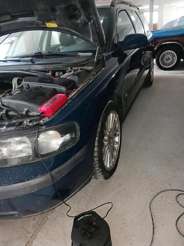Gebraucht Volvo V70 270 PS (198 kW) 2003 Blau Kombi