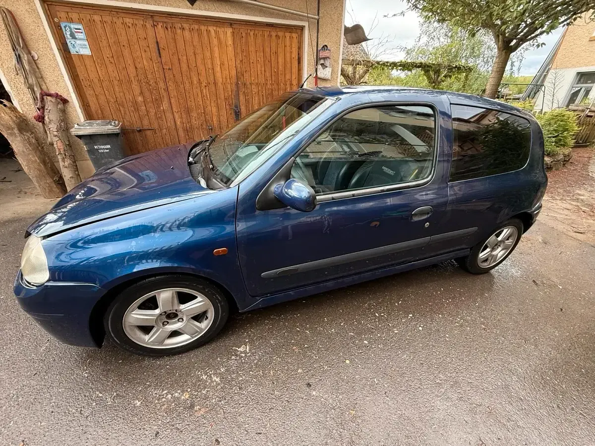 Gebraucht Renault Clio 169 PS (124 kW) 2001 Blau Kleinwagen