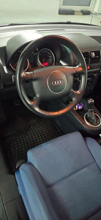 Gebraucht Audi A2 110 PS (80 kW) 2004 Blau Kleinwagen