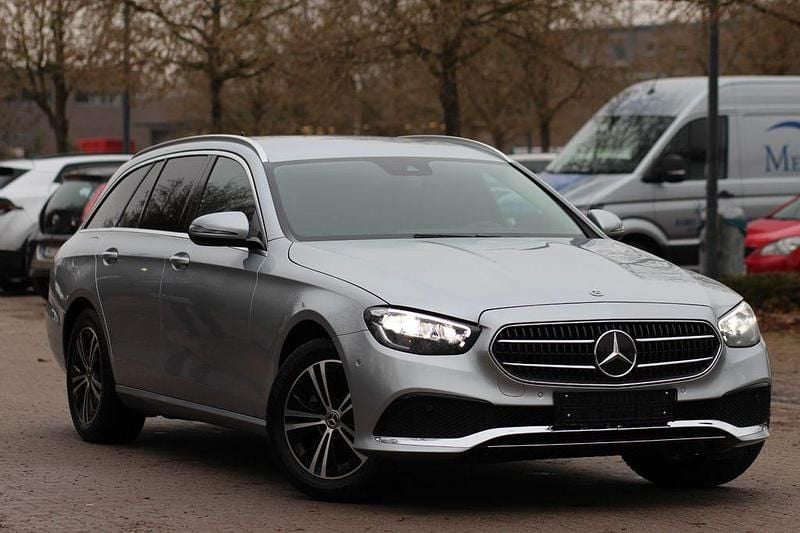 Gebraucht Mercedes E220 194 PS (142 kW) 2021 Silber Limousine