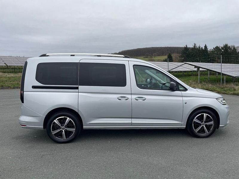 Używany VW Caddy Maxi Style 114 KM (83 kW) 2022 Srebrny Minivan