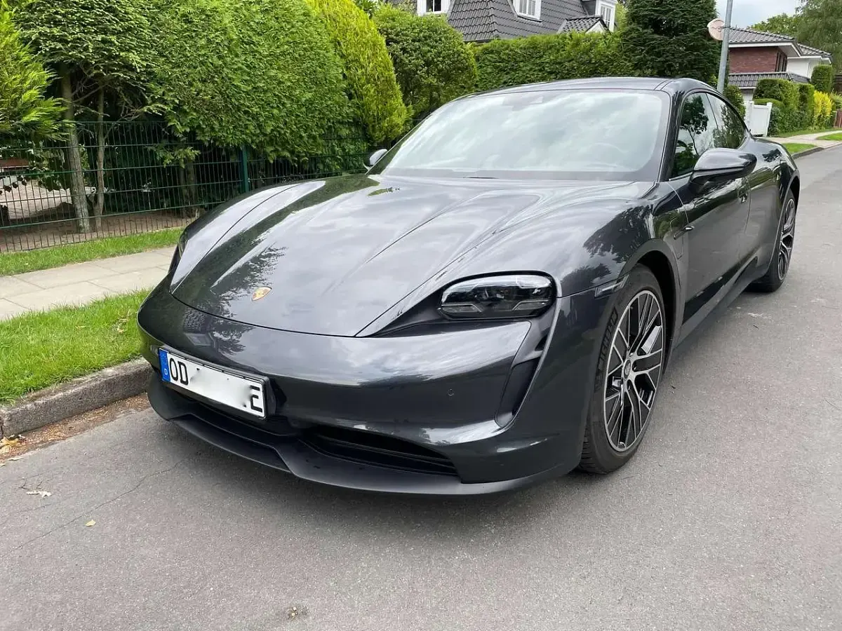 Gebraucht Porsche Taycan 350 kW (476 PS) 2021 Schwarz Limousine