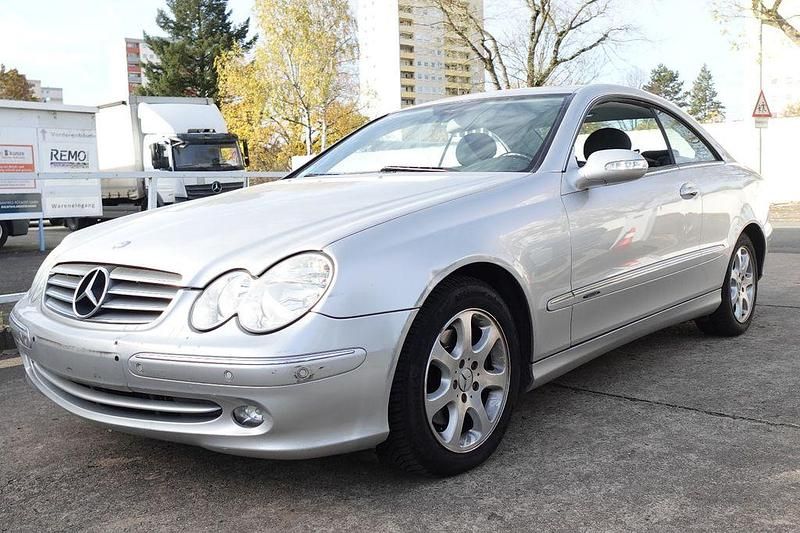 Gebraucht Mercedes CLK240 170 PS (125 kW) 2003 Silber Coupé