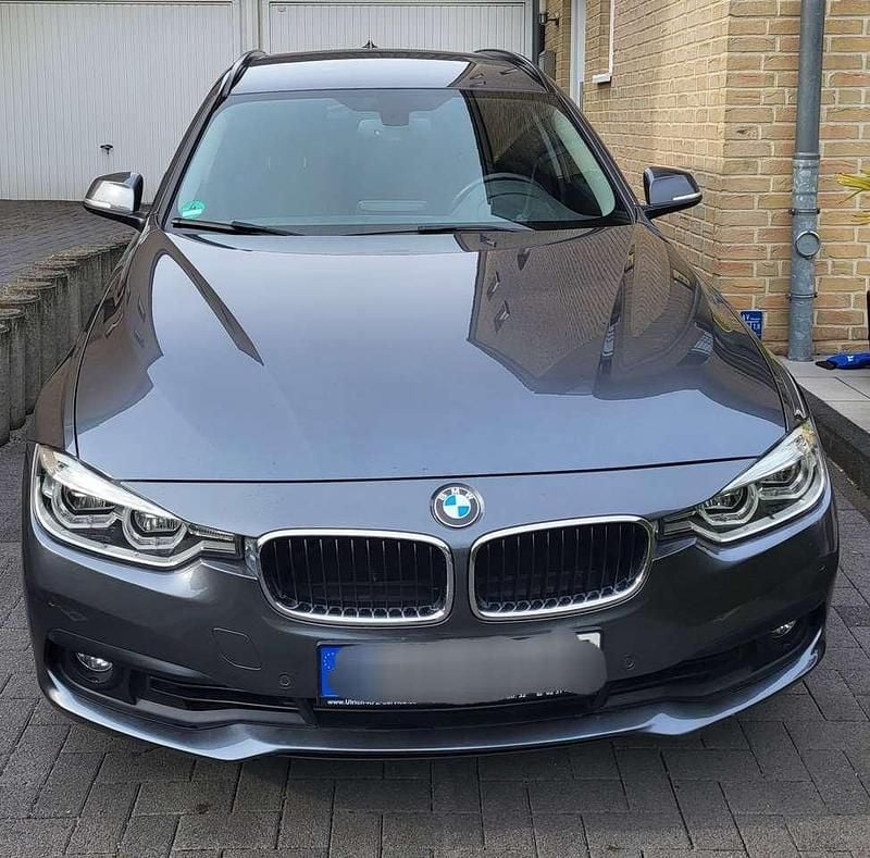 Gebraucht BMW 320 Advantage 184 PS (135 kW) 2016 Grau Kombi