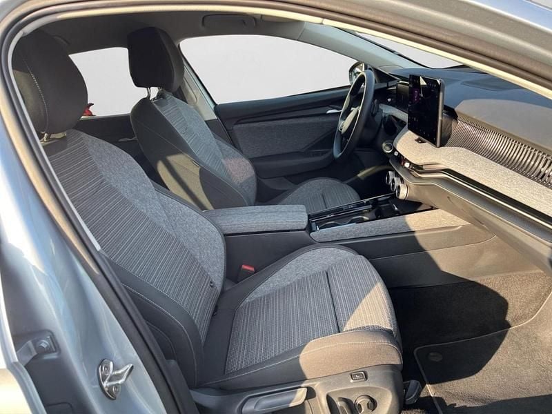 Gebraucht Skoda Superb Selection 150 PS (110 kW) 2025 Aluminiumsilber metallic Kombi